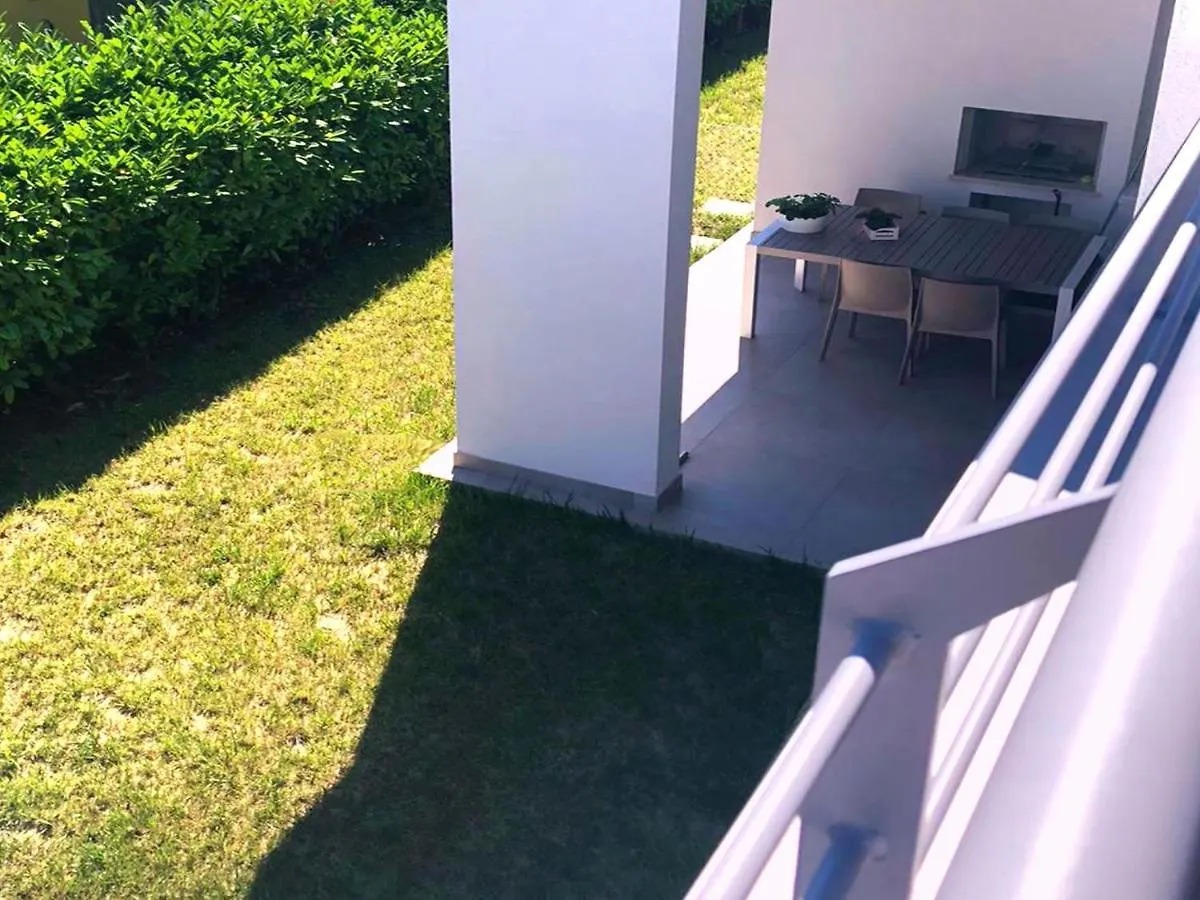Stunning Villa With Private Garden - Beahost Bibione 0*,