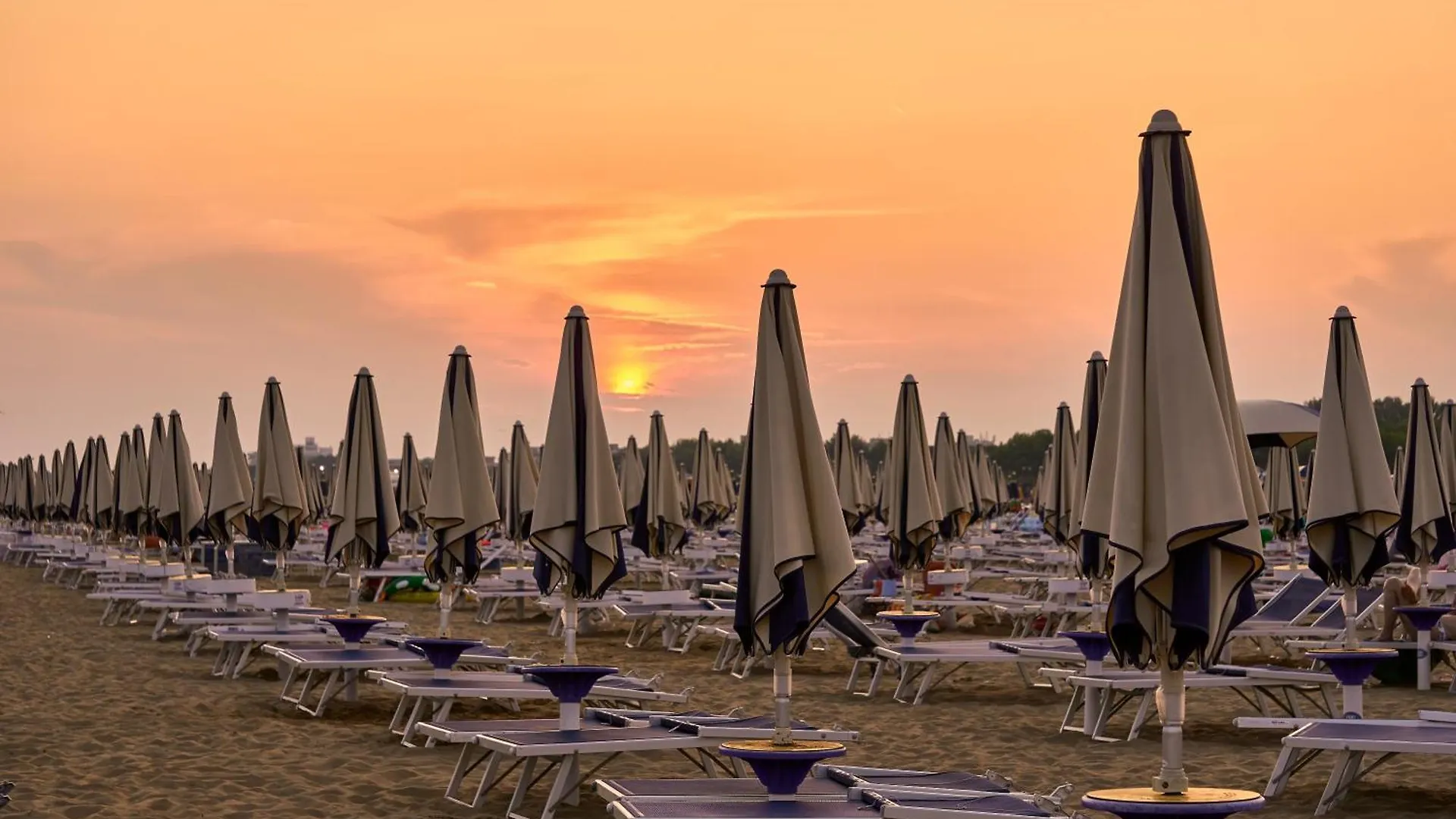 Stunning Villa With Private Garden - Beahost Bibione