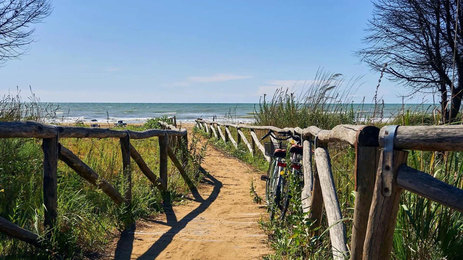 Stunning Villa With Private Garden - Beahost Bibione Italy